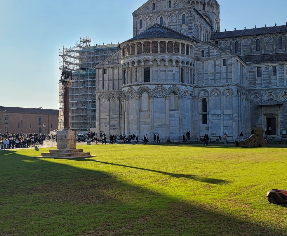 Enzo Dellaria Private Tours & Transfers-里窝那必去景点