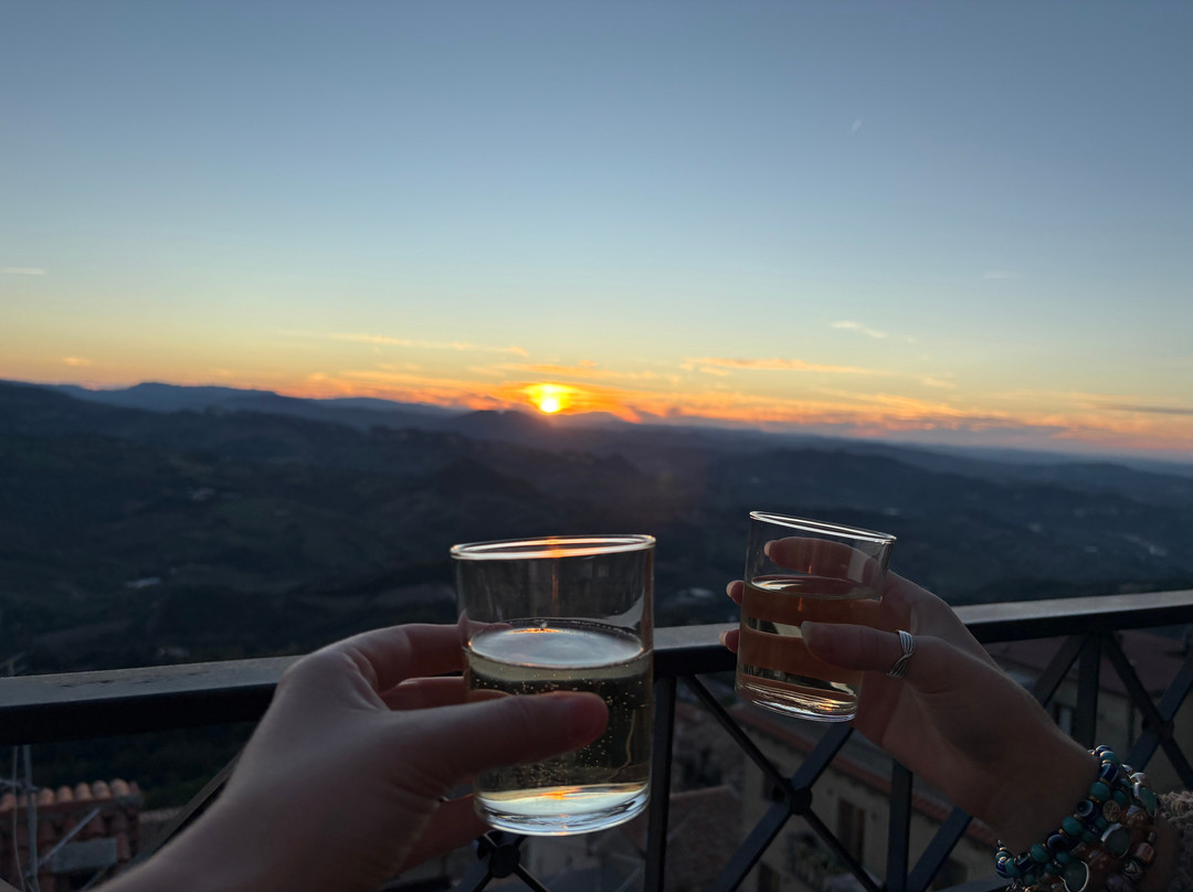 拉格罗塔酒店主图