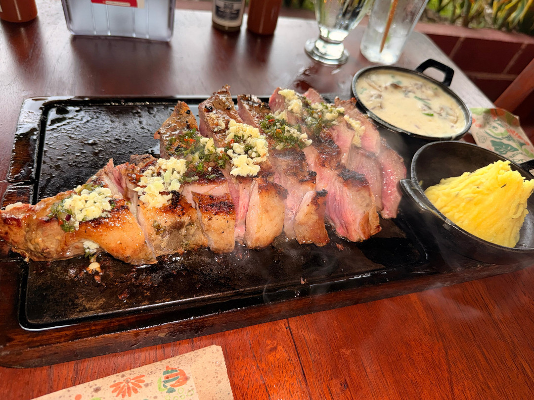 MARY´S BBQ - La Fortuna Lounge & Grill