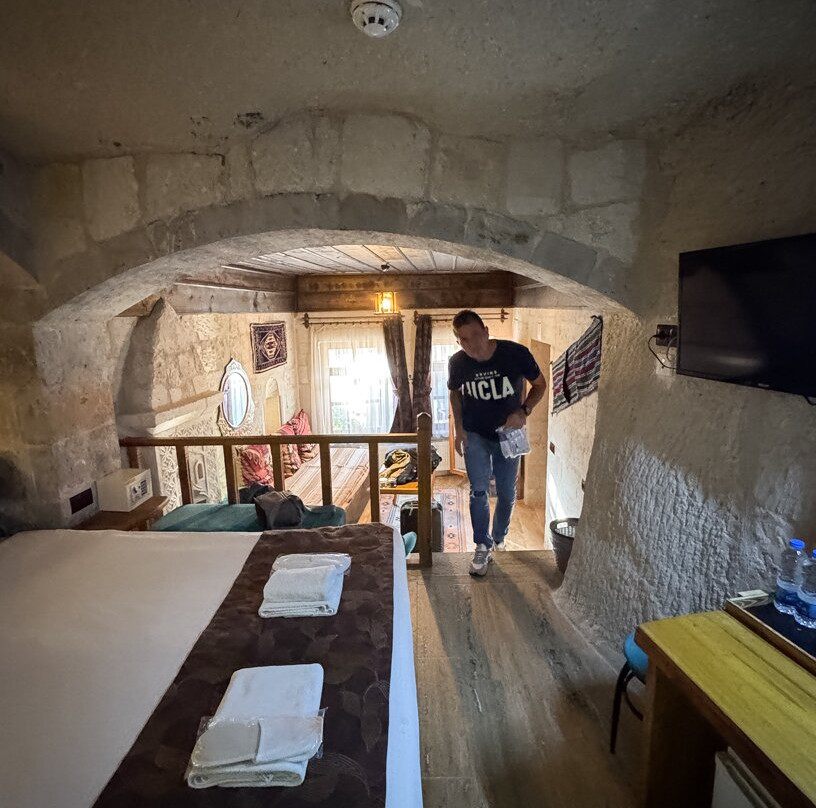 Avilla Cave Hotel主图