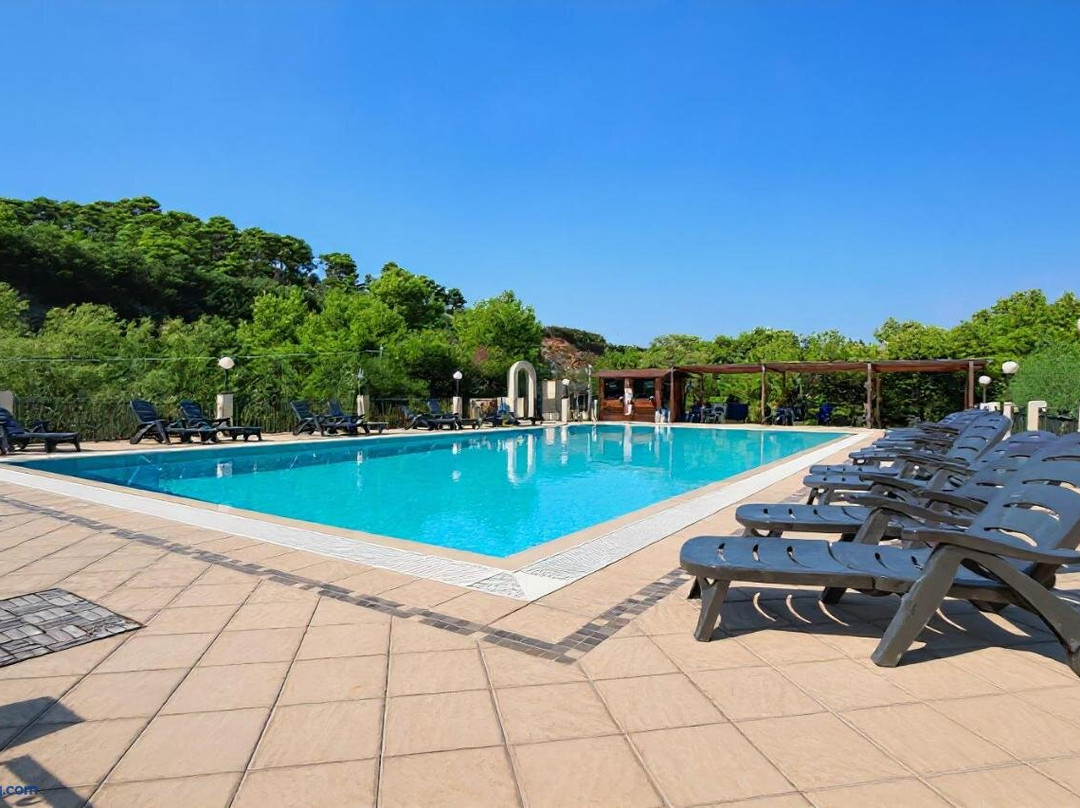 黄金沙滩乡村酒店主图