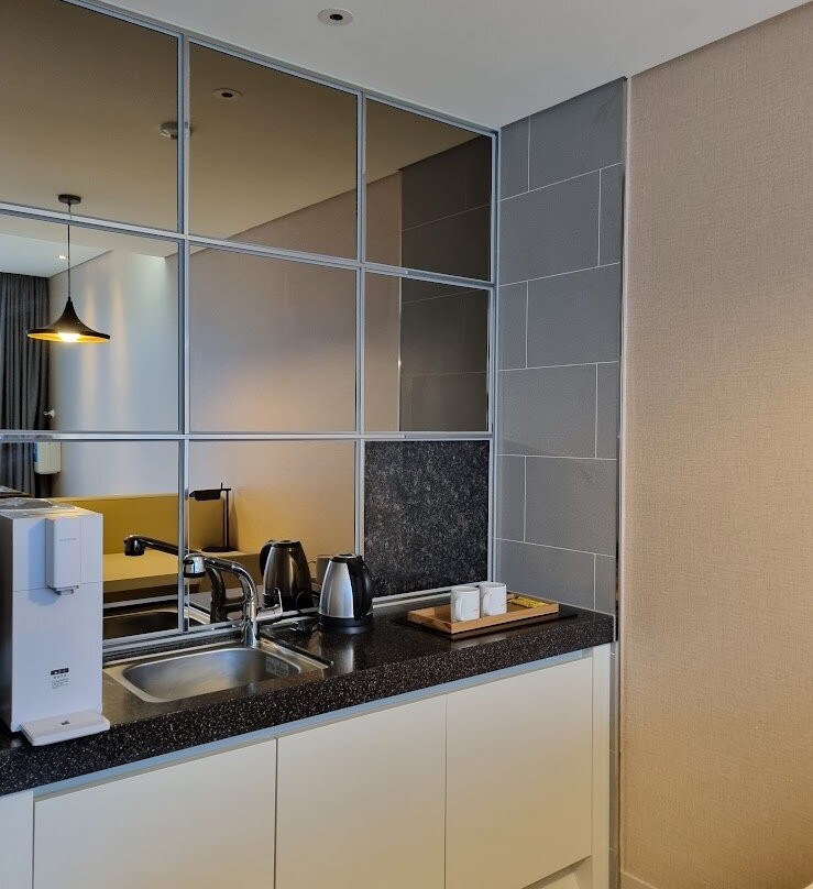 The White Hotel主图