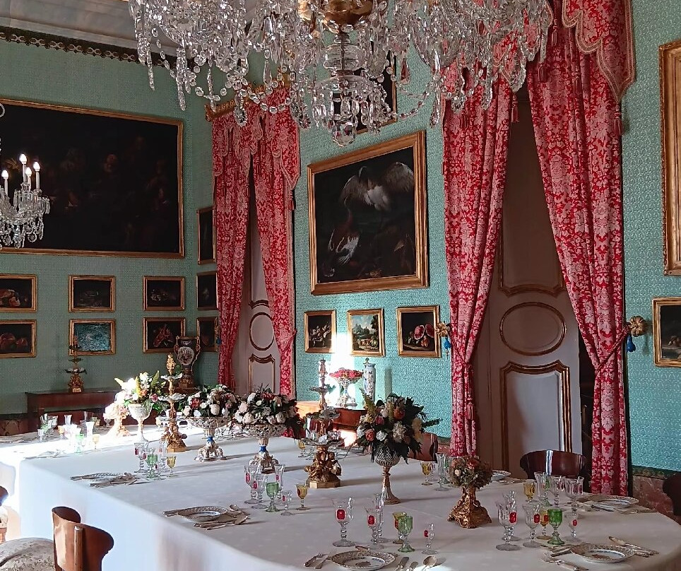 Palacio Real de Riofrio-Navas de Riofrio必去景点