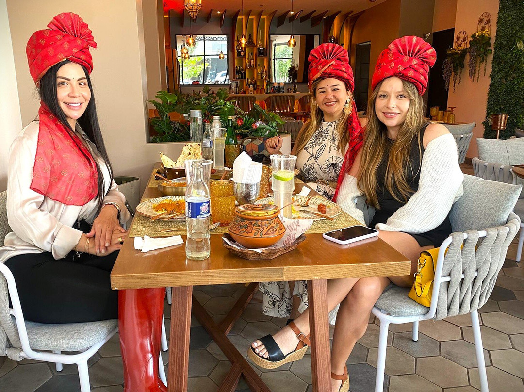 Naans & Curries - An Ethnic Indian Restaurant