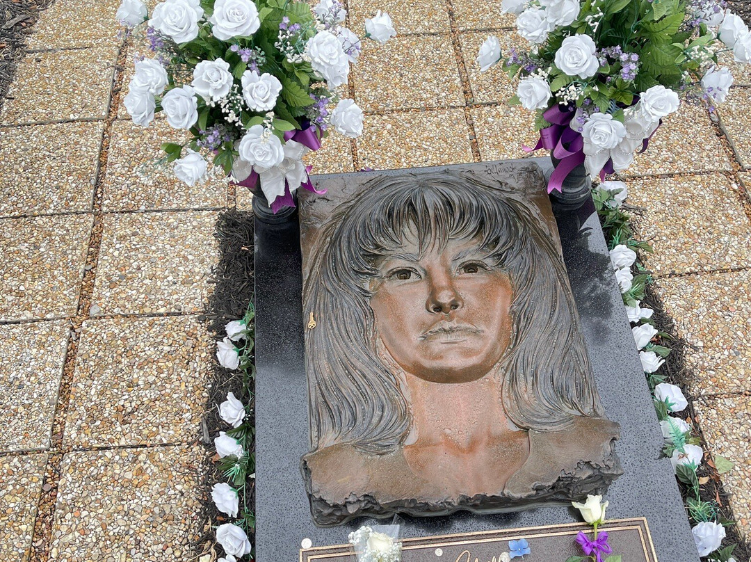 The Grave of Selena Quintanilla-Perez-科珀斯克里斯蒂市必去景点