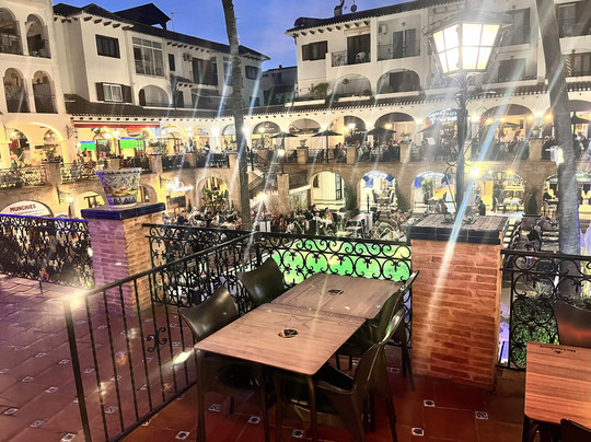 Que Pasa - Bar/Cafe Villamartin Plaza-奥里韦拉必去景点