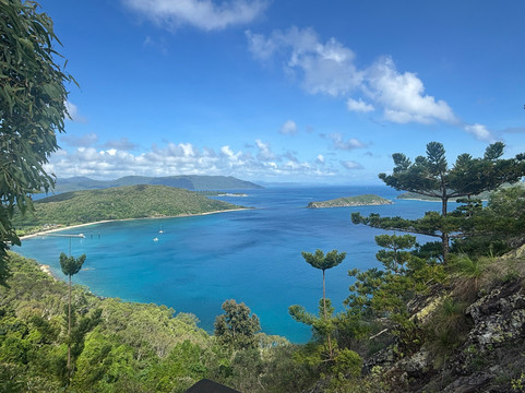 Whitsunday Getaways-艾尔利滩必去景点