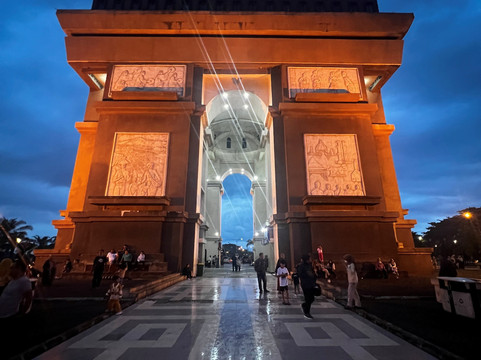 Simpang Lima Gumul Monument-谏义里必去景点