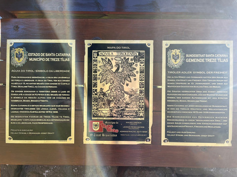 Monumento Aguia de Treze Tilias-Treze Tilias必去景点