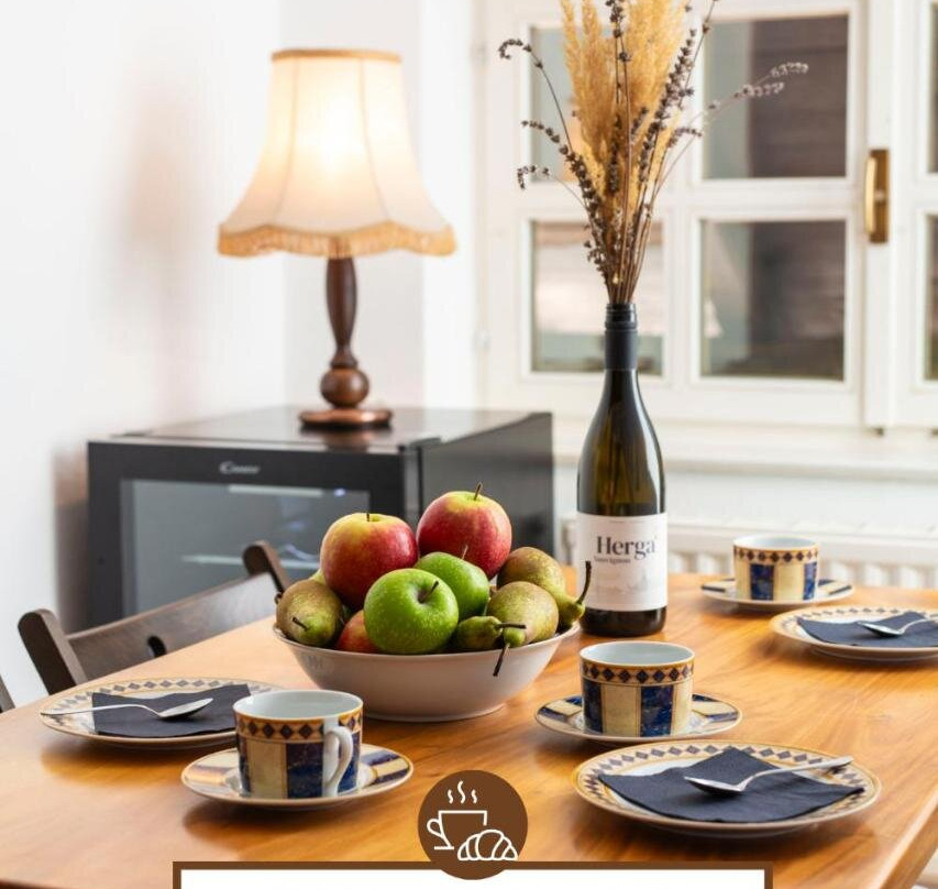 Herga Wine Estate - Nest above wine cellar - rooms