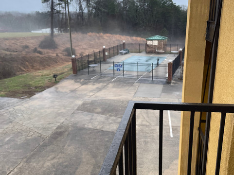 达洛尼加大学附近凯艺酒店主图