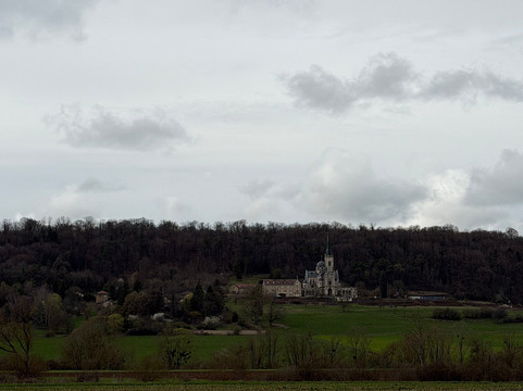 Basilique de Domremy-Domremy-la-Pucelle必去景点