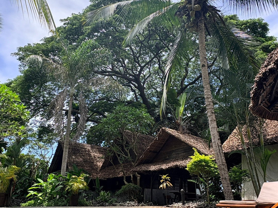 鲁尔布卢酒店主图