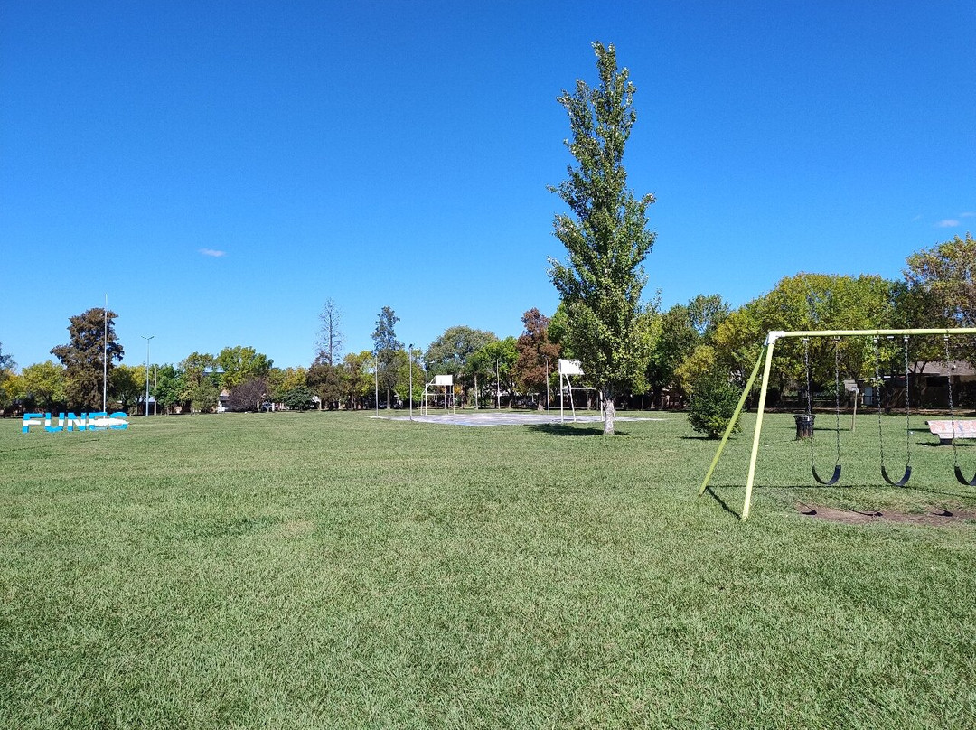 Plaza de los Pinos-Funes必去景点