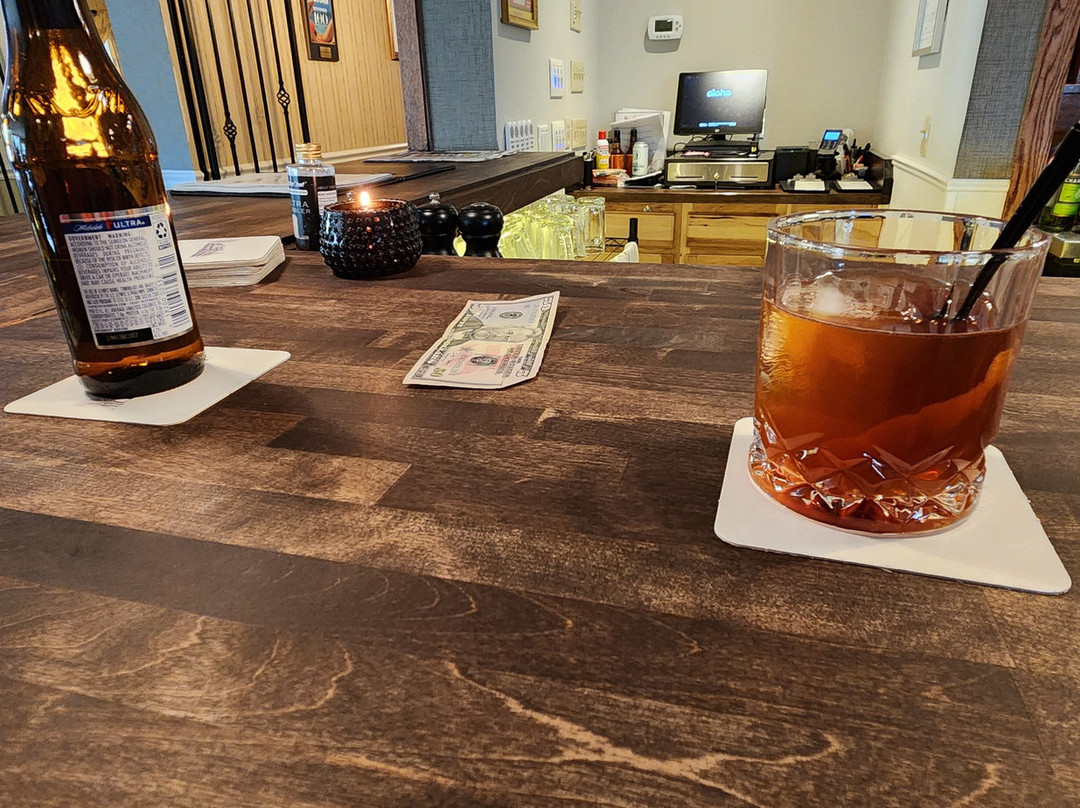 荆棘山酒店主图