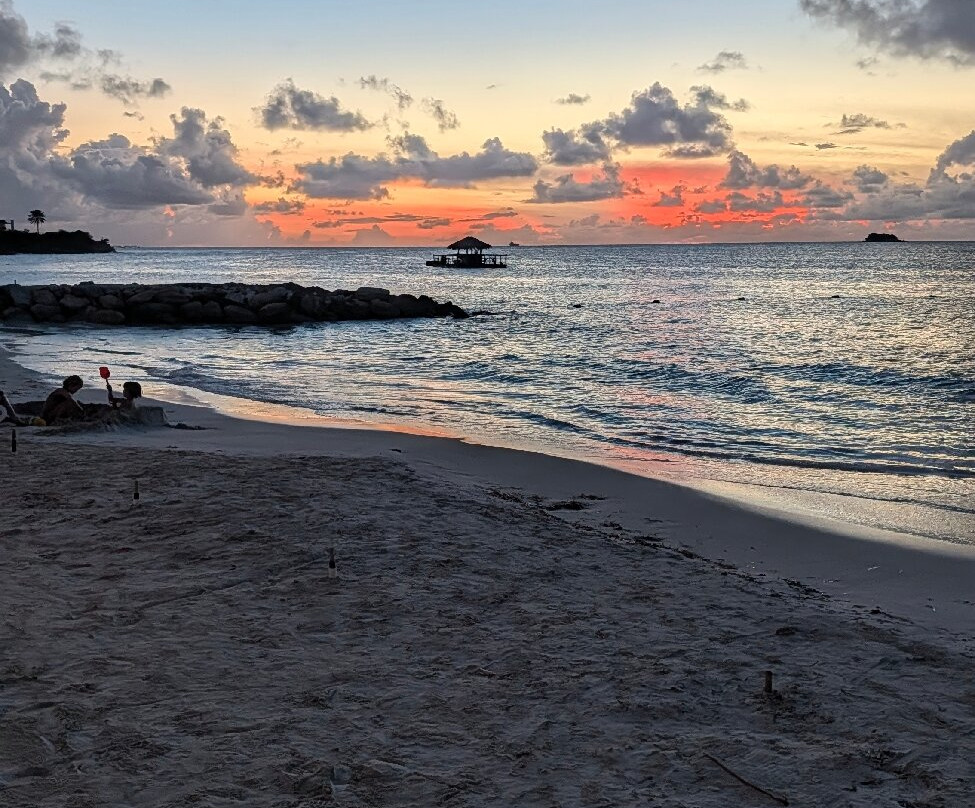 Dickenson Bay-安提瓜必去景点