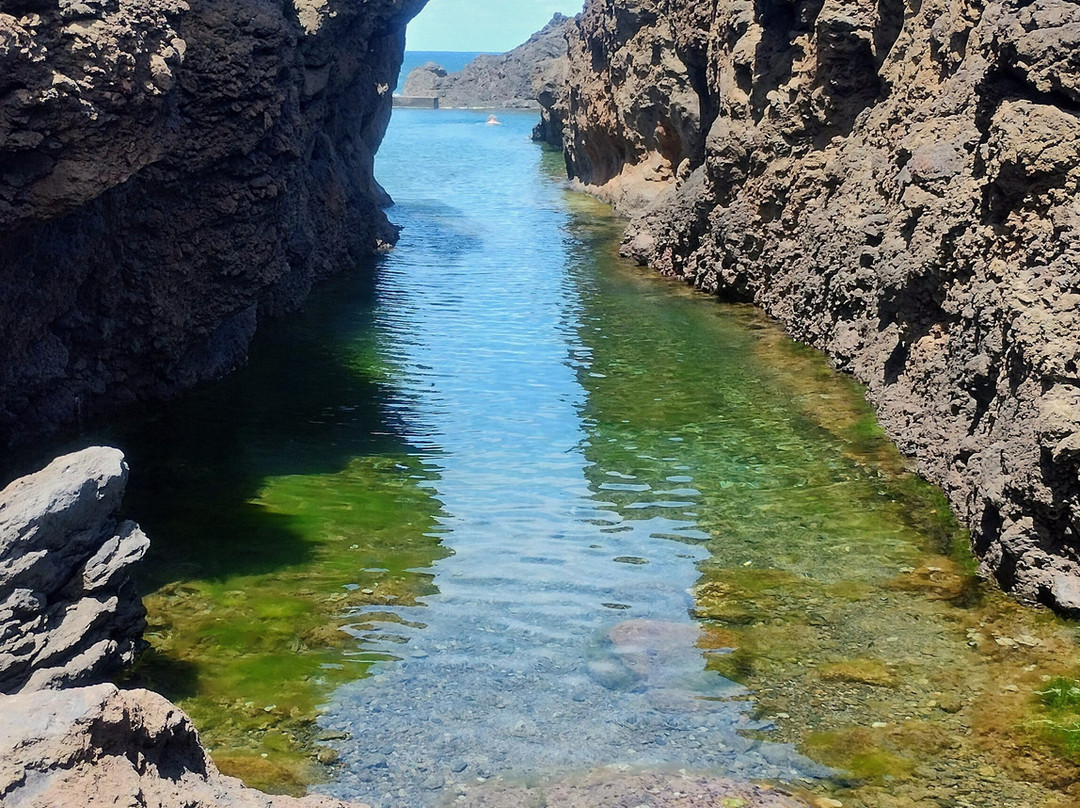 Porto Moniz Natural Swimming Pools-莫尼什港必去景点
