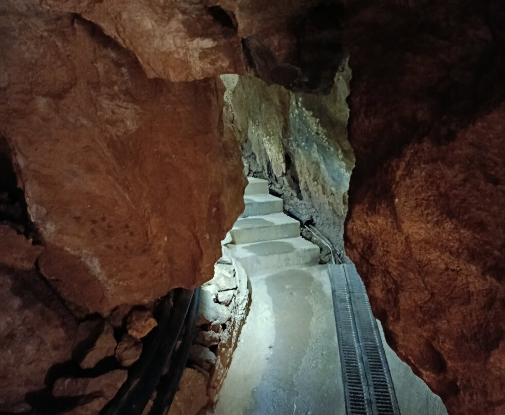 Kristallhöhle Kubach-Weilburg必去景点