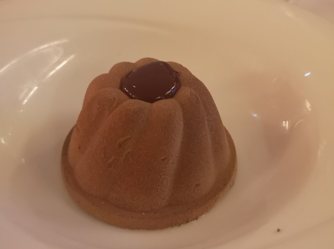 河谷贵族酒店主图