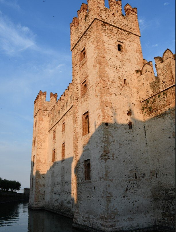 Castello Scaligero-锡尔苗内必去景点