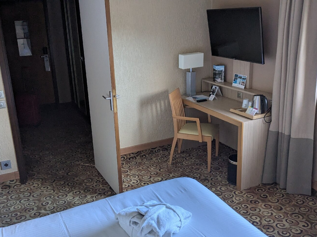 京华国际和水疗里昂酒店主图