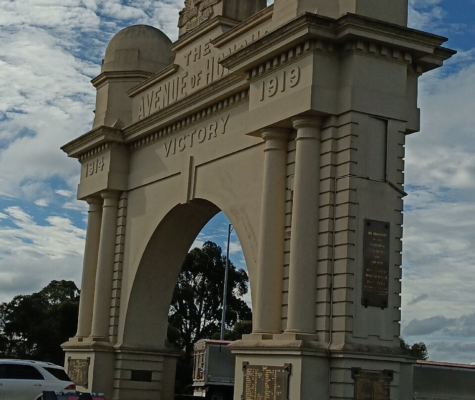 Arch of Victory-巴拉瑞特必去景点