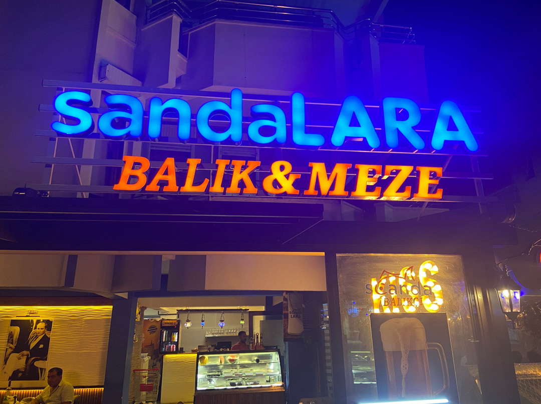 Sanda Lara Balik