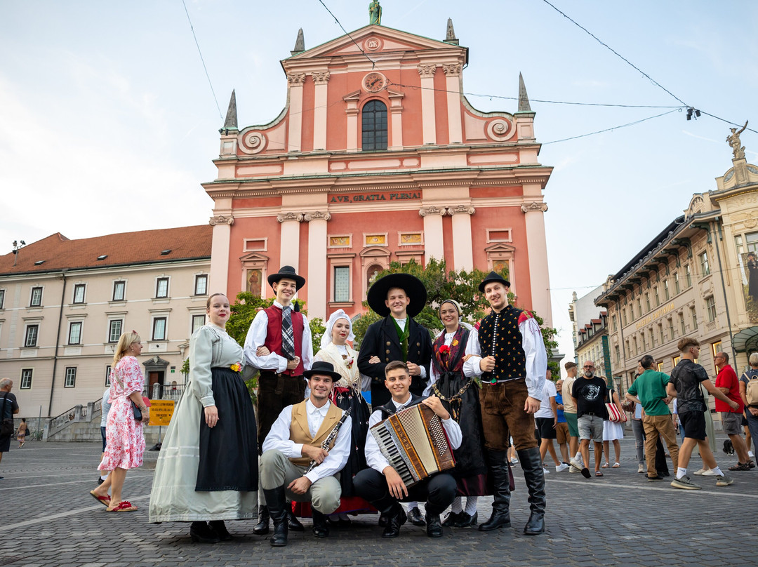 Traditional Slovenian Dinner & Show-卢布尔雅那必去景点