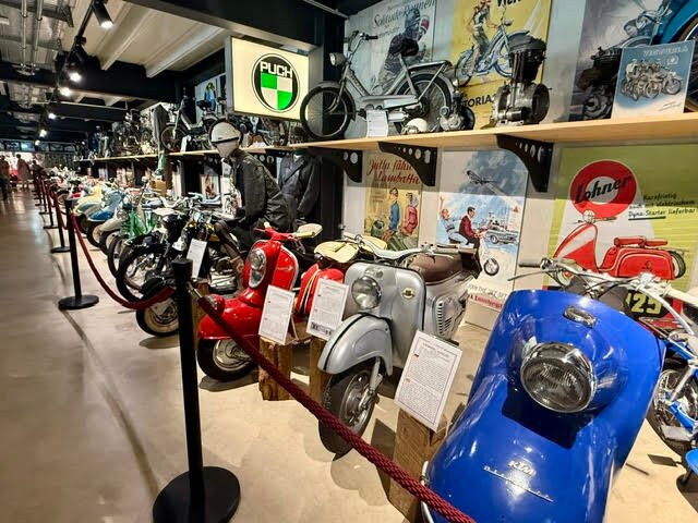 Zylinderhaus Nostalgie & Oldtimer Museum-贝恩卡斯特尔－屈斯必去景点