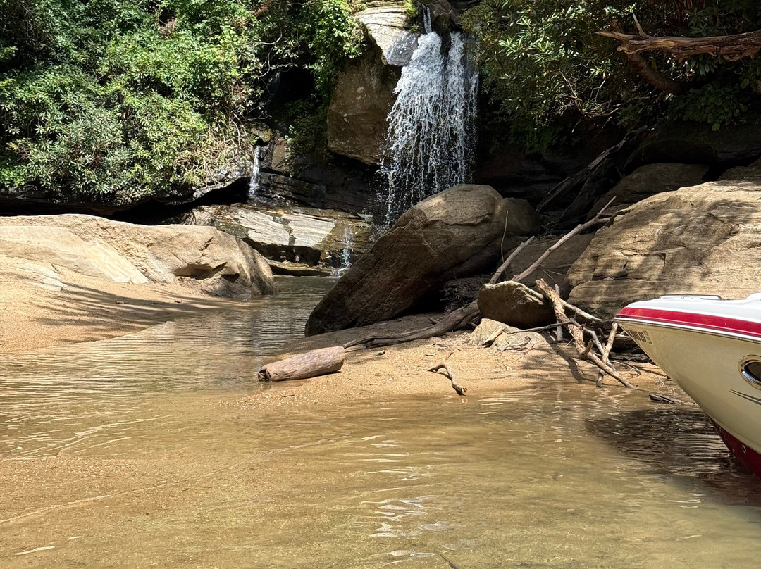 Jocassee Lake Tours-Salem必去景点