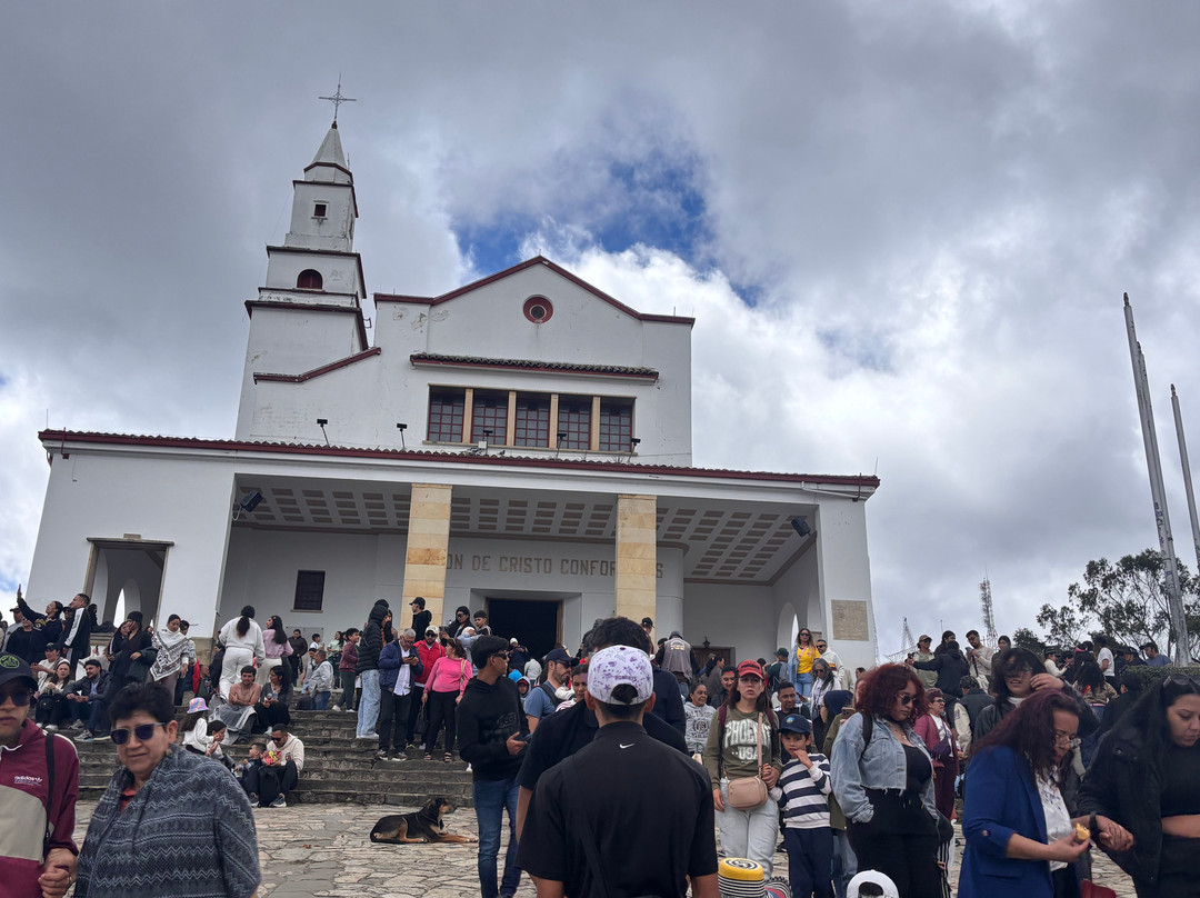 Iglesia Basilica del Señor de Monserrate-波哥大必去景点