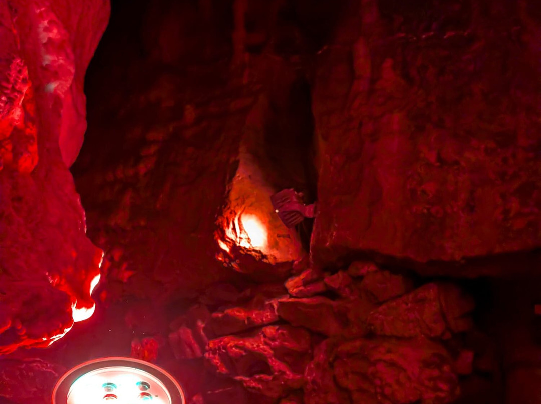 Cheddar Gorge & Caves-Cheddar必去景点