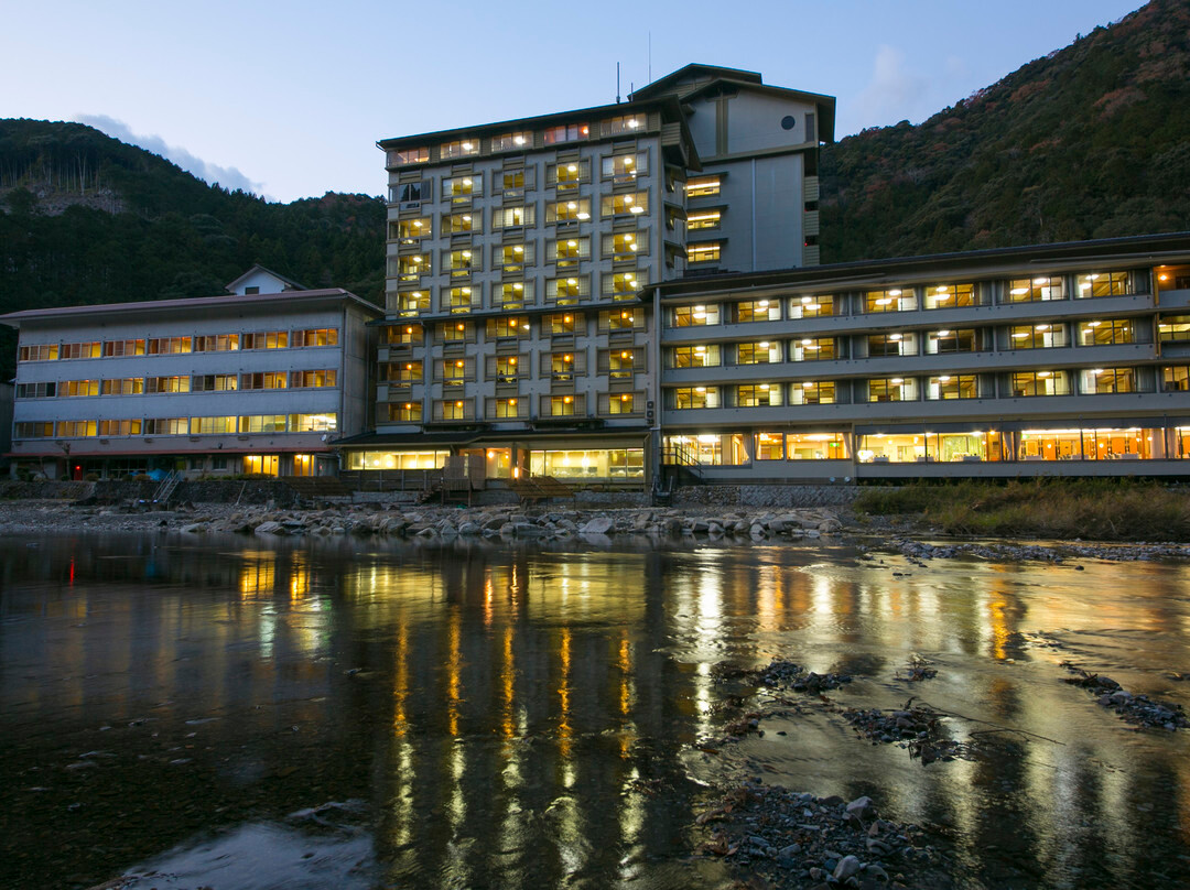川汤绿屋山水馆酒店
