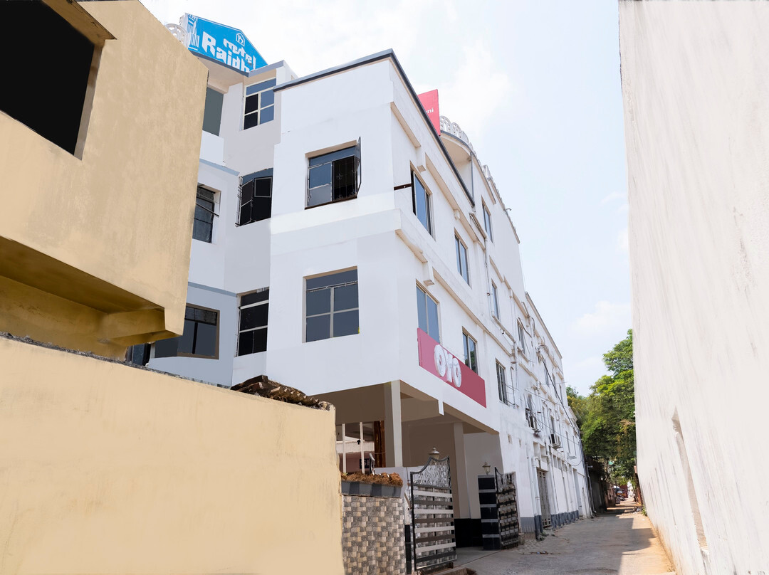 Badadhanpur酒店住宿-OYO Flagship 16553 Bhubaneshwar Railway Station