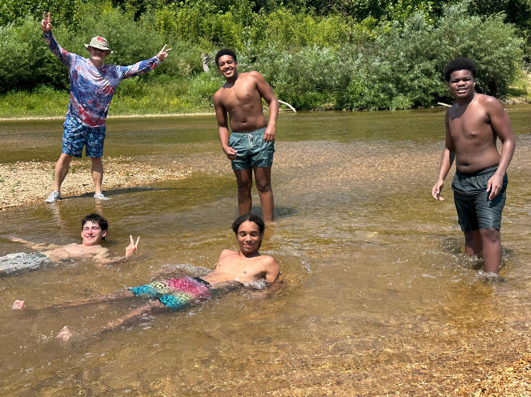 The Landing Canoe and Tube Trips-Van Buren必去景点