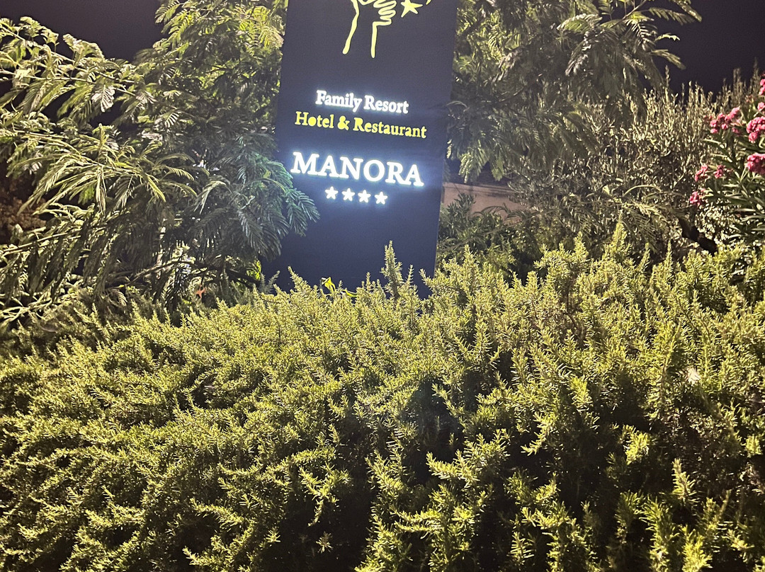 Manora家庭度假酒店主图