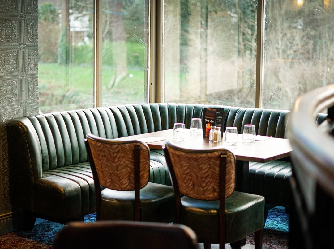 Mavericks Bar & Restaurant