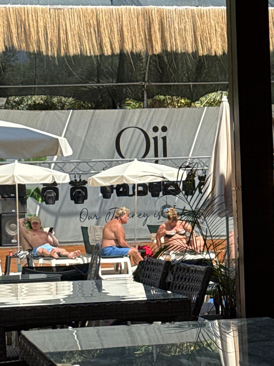 科纳克里奈尔吉斯酒店-旅行者