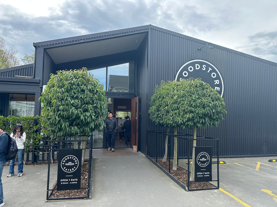 Barker’s Foodstore & Eatery