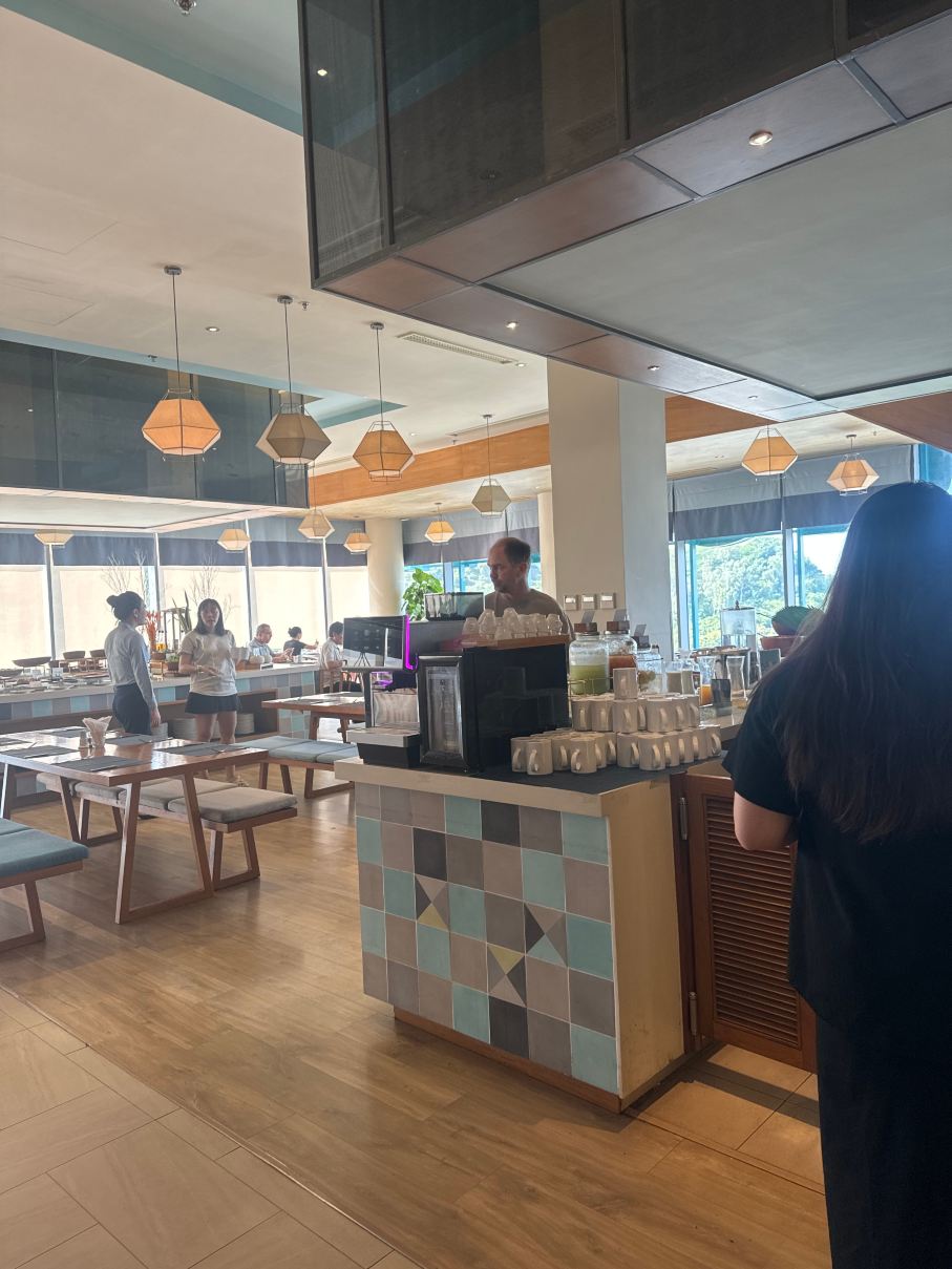 头顿融合套房酒店-旅行者