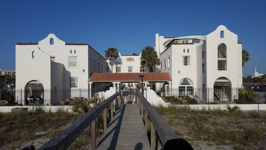 浅月湾酒店及餐厅 - 杰克逊维尔海滩（Jacksonville Beach）