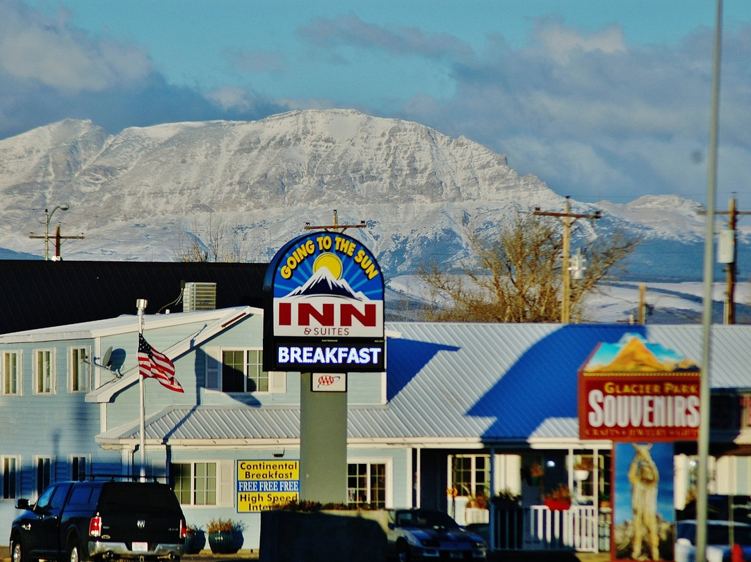 Going-To-The-Sun Inn & Suites