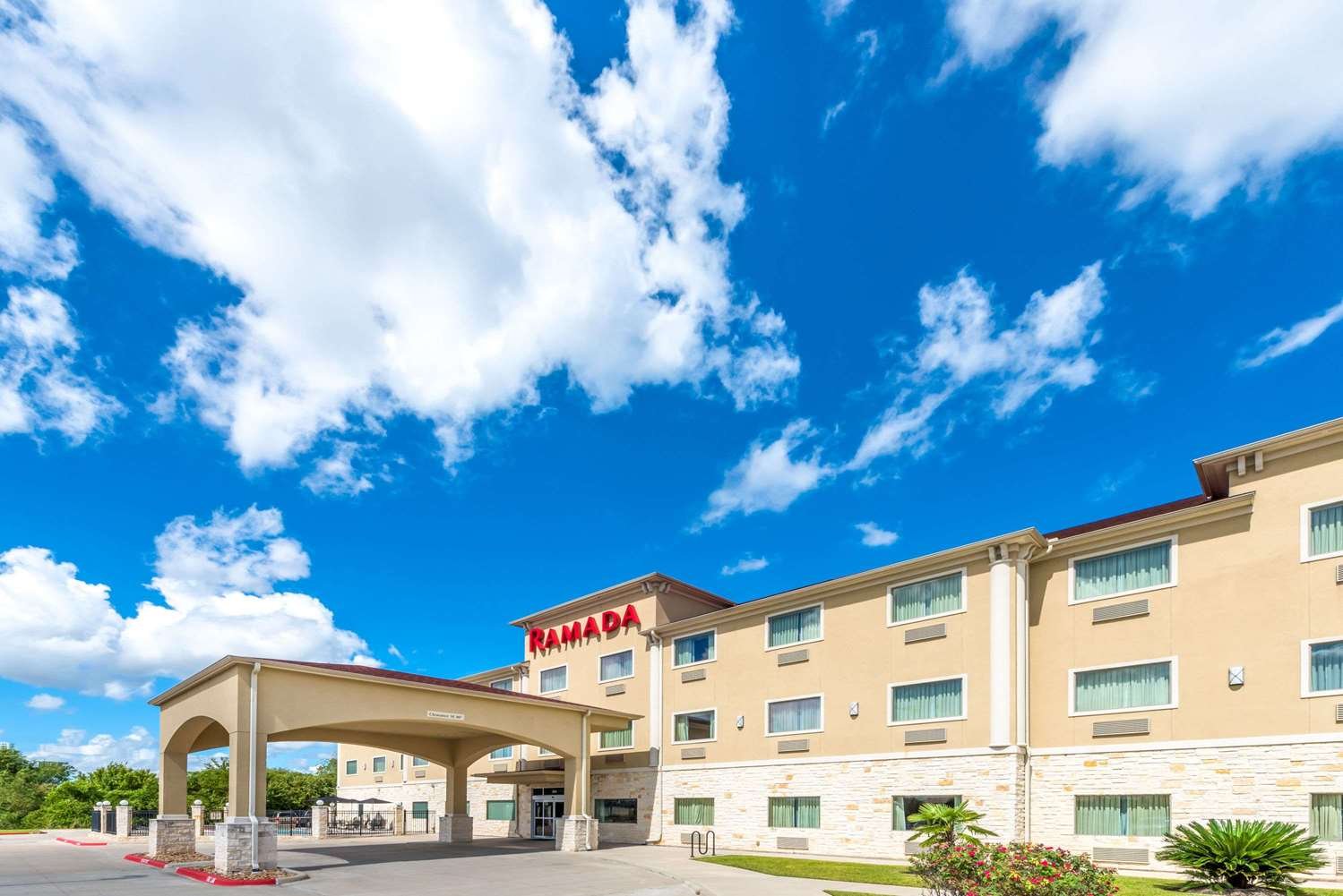 Ramada by Wyndham College Station-官方