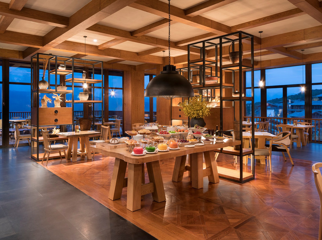 丽江金茂璞修雪山酒店主图