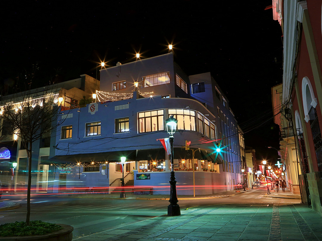 Macondo de Pizza Pazza Hotel RestoBar