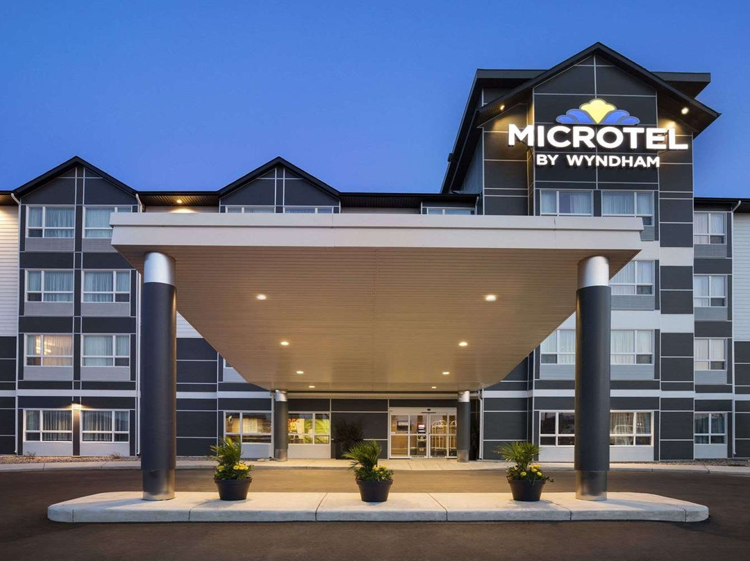 Microtel Inn & Suites by Wyndham Weyburn主图