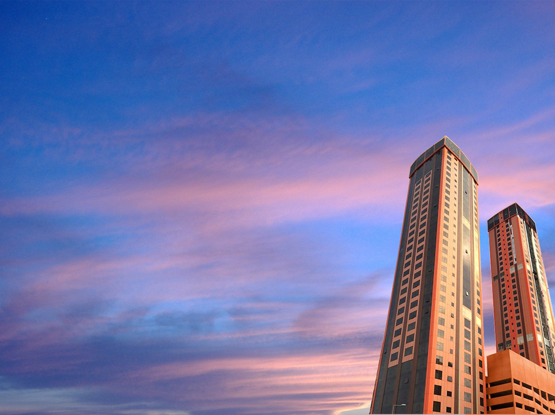 Orange Suites Hotel主图