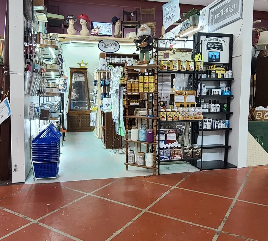 Artsy Fartsy Antiques & More-斯普林必去景点