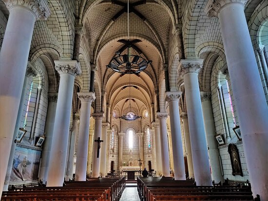 Eglise Notre Dame-Yzeures-sur-Creuse必去景点