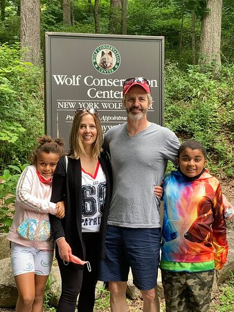 Wolf Conservation Center-South Salem必去景点